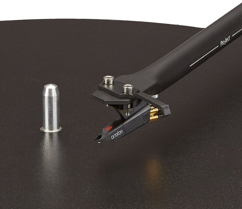 Pro-Ject Essentail II Turntable - Matte Red N37