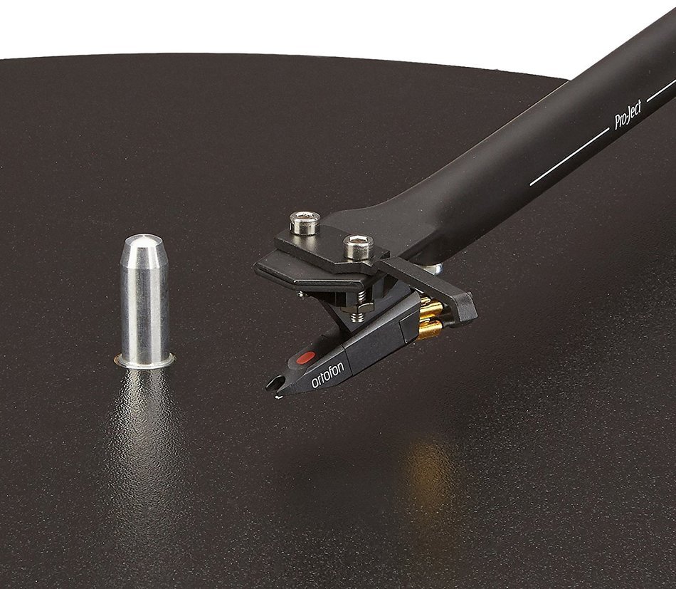 Pro-Ject Essentail II Turntable - Matte Red N40