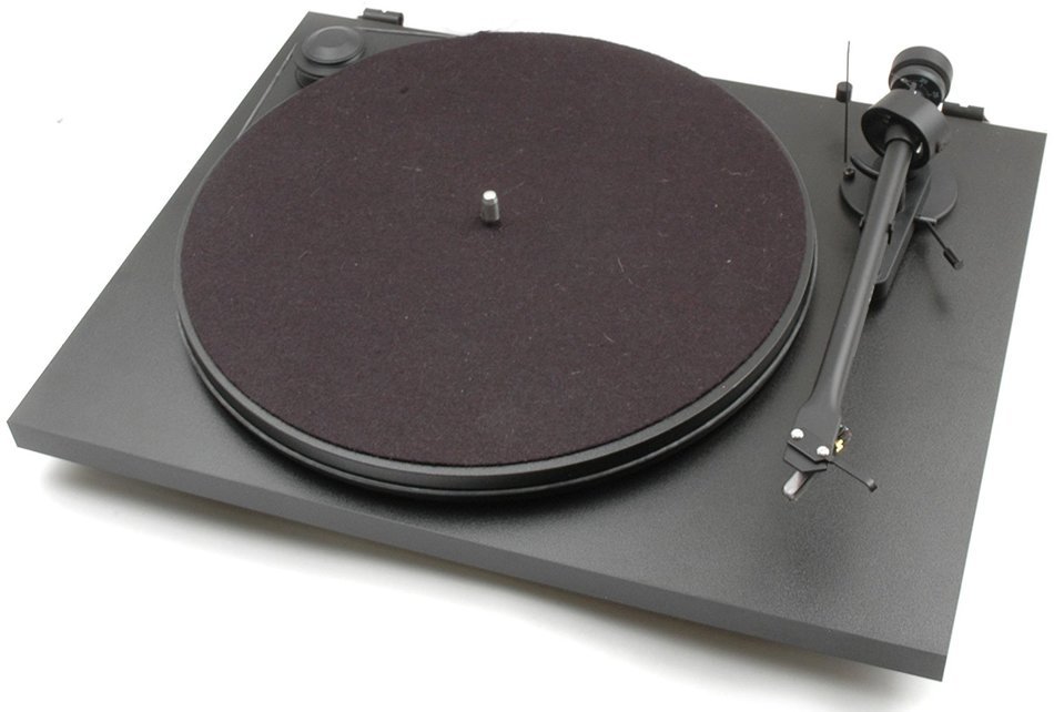 Pro-Ject Essentail II Turntable - Matte Red N41