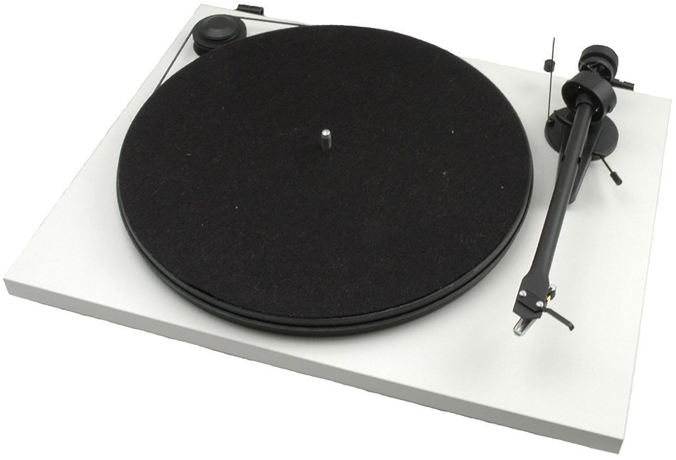 Pro-Ject Essentail II Turntable - Matte Red N42