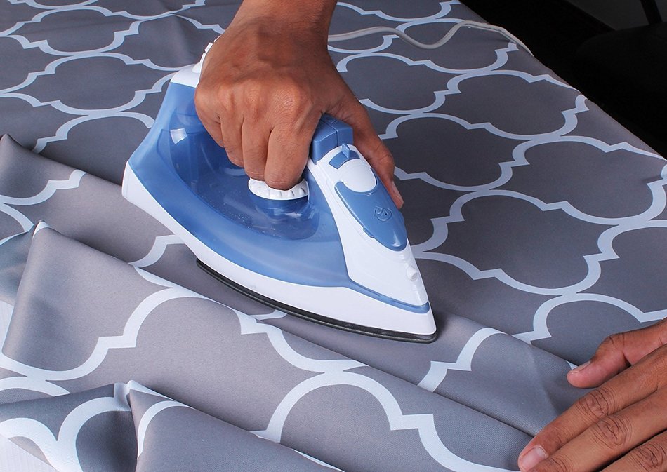 Professional Steam Iron with Nonstick Soleplate - Powerful Steam Output - Dry Iron Function - White/Blue 1200...