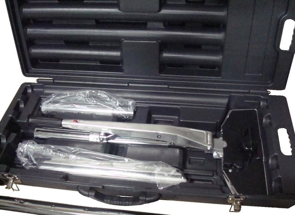 Echelon Power Carpet Stretcher with Case N6