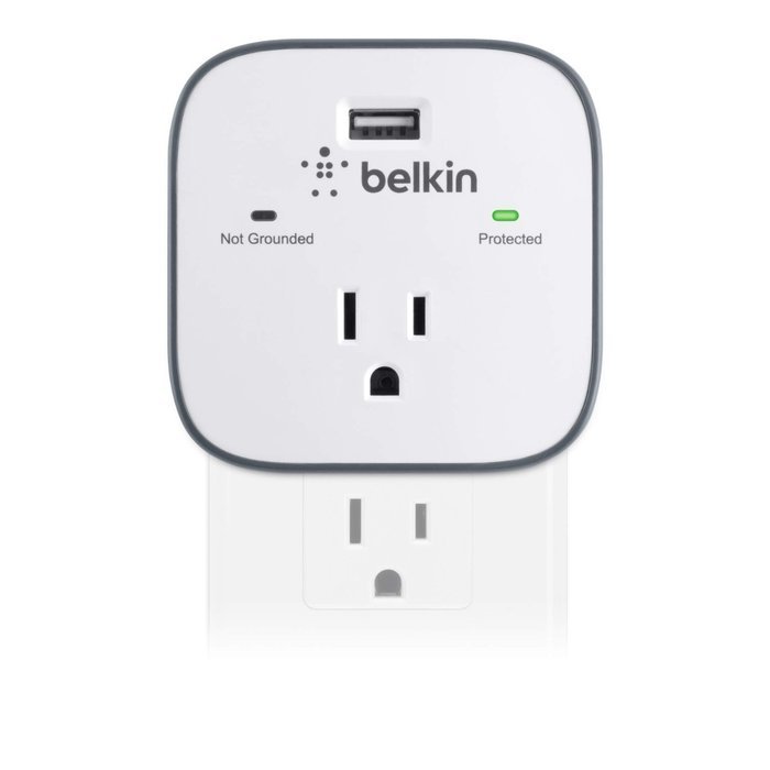 Belkin 1-Outlet Surge Protector with USB Port (2.1 AMP / 10 Watt), BSV101bgCW N4