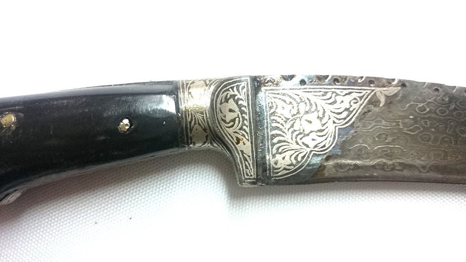 Hand made, Cretan , Damascus Knife, With Silver Carved, 180 Layers N8