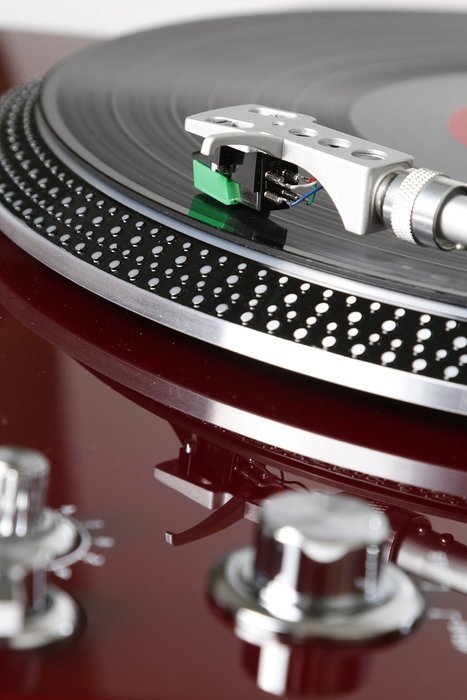 TechPlay TCP4530 Analog Turntable with Built-in Phono Pre-amplifier, By-Pass selecter, Auto-Return, Aluminum Platter... N5