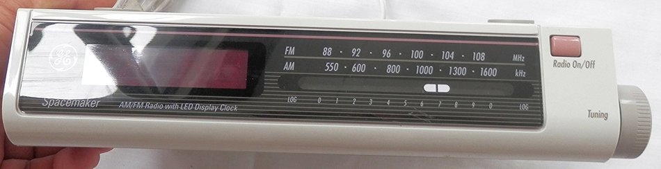 G E Spacemaker AM/FM Radio with Led Display Clock Model No 7-4212B N3