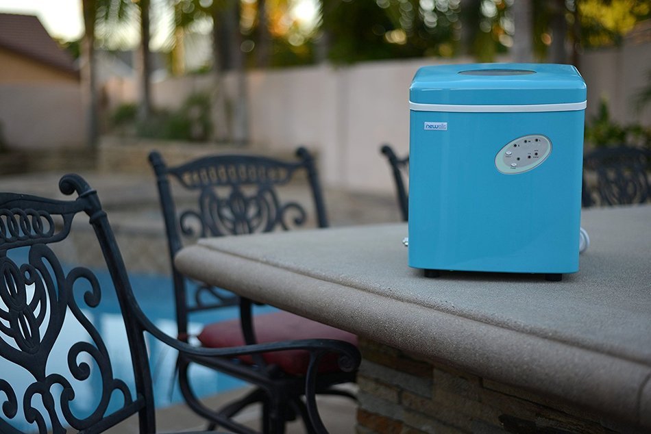 NewAir AI-100R 28-Pound Portable Icemaker, Red N8