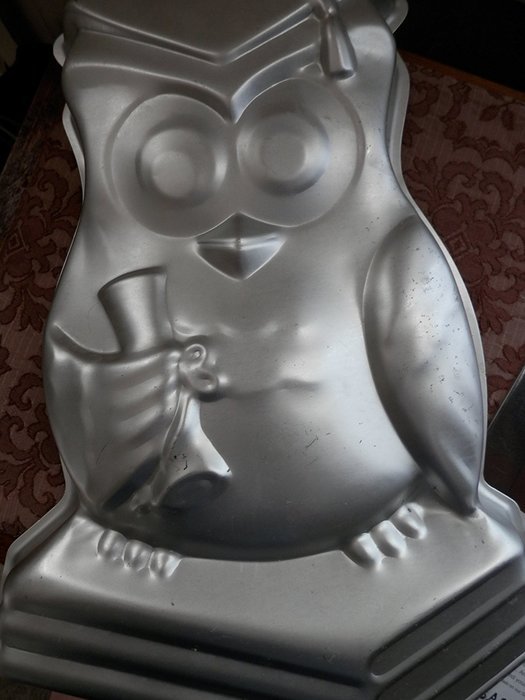 Amscan Cake Pan: Graduation Owl/Graduate