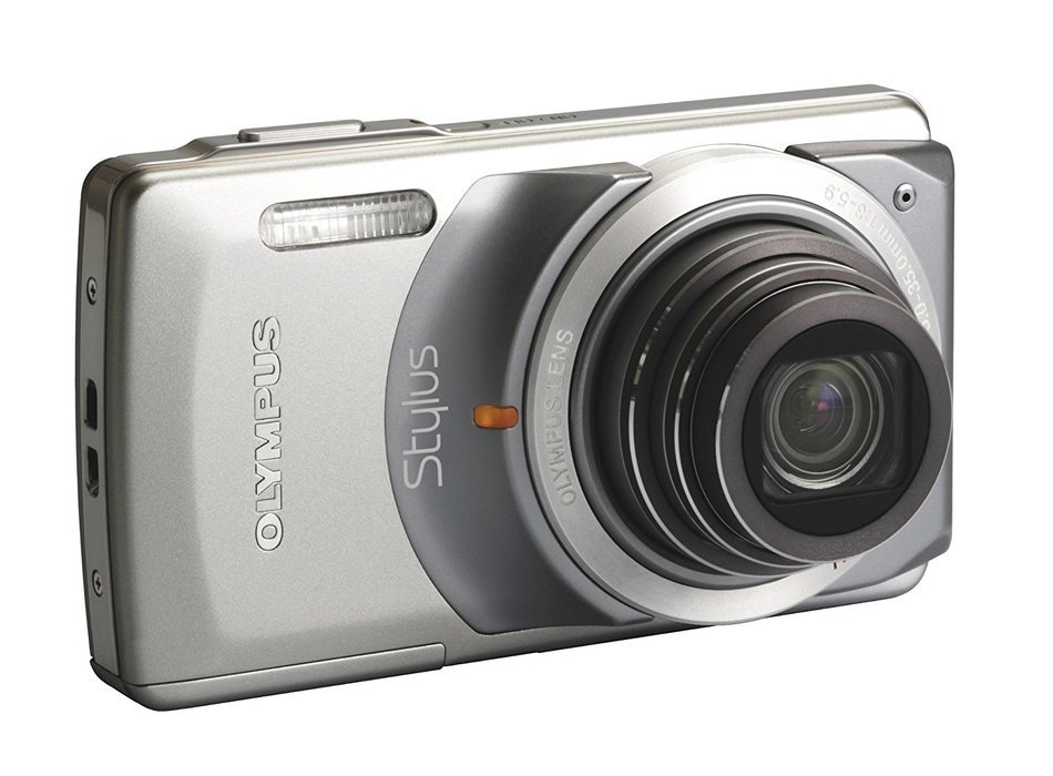 Olympus Stylus 7010 12MP Digital Camera with 7x Dual Image Stabilized Zoom and 2.7 inch LCD (Silver) N5
