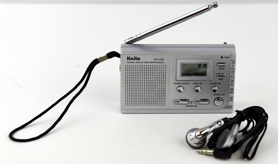 Kaito KA208 Mini size AM/ FM radio with LCD digital display, KA208 N2