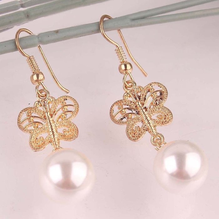 Women 14k Gold Plated Fashion Seashell Pearl Stud Earring C986 N4