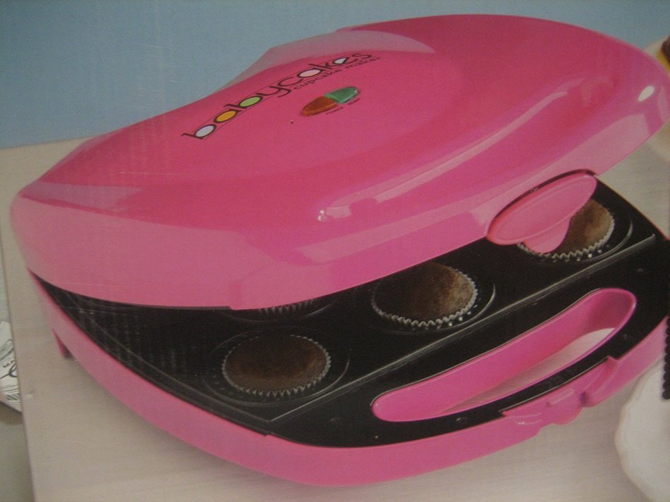 Babycakes Cupcake Maker Pink CC-26