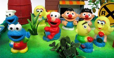 Sesame Street 16 Piece Birthday Cake Topper - Featuring Elmo, Bert, Ernie, Cookie Monster, Big Bird and Themed...