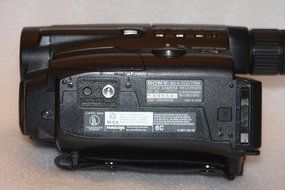 Sony CCD-TR64 Video8 8mm Camcorder with 12x Optical Zoom N2