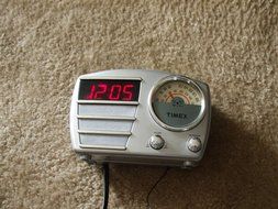 TIMEX Retro Alarm Clock Radio T247S