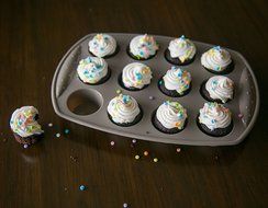 Internet&rsquo;s Best Silicone Muffin Pan | 12 Cup | Cupcake Tray | Cake Baking Mold | BPA Free | Dishwasher Safe N5