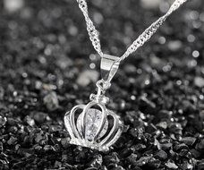 925 Sterling Silver Plating Women Fashion Imperial crown Pendant Necklace