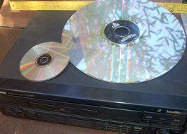Pioneer LaserDisc &amp; CD Player Model CLD&ndash;S201 N2