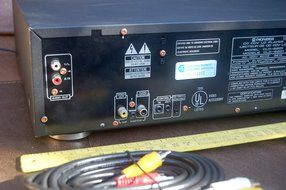 Pioneer LaserDisc &amp; CD Player Model CLD&ndash;S201 N3