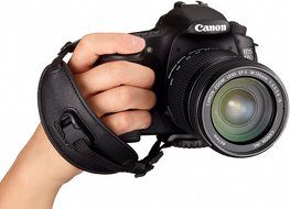 Canon EOS 60D 18 MP CMOS Digital SLR Camera with EF-S 18-200mm f/3.5-5.6 IS Lens (discontinued by manufacturer) N29