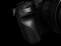 Panasonic LUMIX DMC-FZ2500 Digital Camera, 21.1 Megapixel, 1" Sensor, 4K Video, 3" LCD (Black) N4