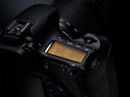 Canon EOS 60D 18 MP CMOS Digital SLR Camera with EF-S 18-200mm f/3.5-5.6 IS Lens (discontinued by manufacturer) N47