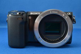Sony Digital SLR Camera ? NEX-5RZoom Lens Kit Black NEX-5RL/B - International Version (No Warranty)