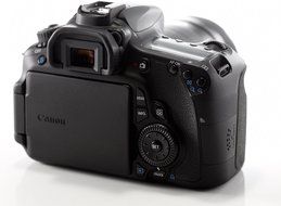 Canon EOS 60D 18 MP CMOS Digital SLR Camera with EF-S 18-200mm f/3.5-5.6 IS Lens (discontinued by manufacturer) N52