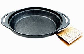 Iwgac Home Kitchen Decorative Holiday Season Christmas Collectible Cast iron Old Mountain Pie Plate