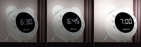 Electrohome Retro Alarm Clock Radio with Motion Activated Night Light and Snooze, Digital AM/FM Radio, Wake-up... N9