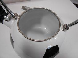Novelty Soccer Ball Tea Kettle Enamel on Steel 2.5 Qts N2