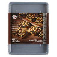 Wilton Ultra Bake Pro 16x12&quot; Large Cookie Pan w/ Cover