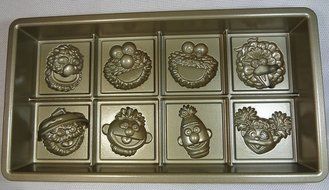 Williams-Sonoma 123 SESAME STREET PULL-APART Block Cake Pan with COOKIE MONSTER, GROVER, BIG BIRD, BERT, ERNIE... N2