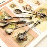 Awakingdemi 6pcs/Set Kitchen Dining Bar Nostalgic Vintage Royal Style Metal Carved Coffee Spoons and Fork for...