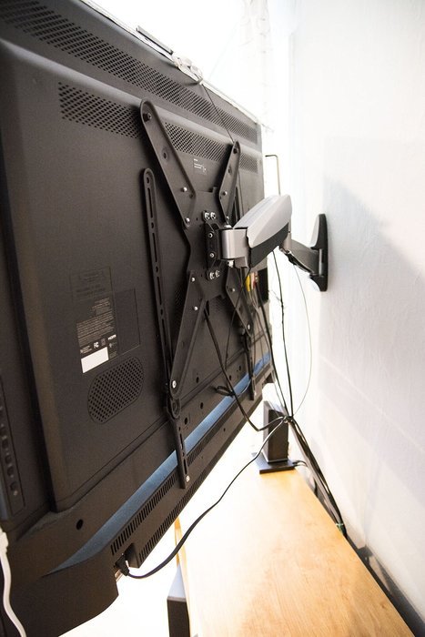 VIVO Universal Sound Bar Bracket Mount Below Wall Mounted TV / Fits 23"-65" (MOUNT-SPSB2)