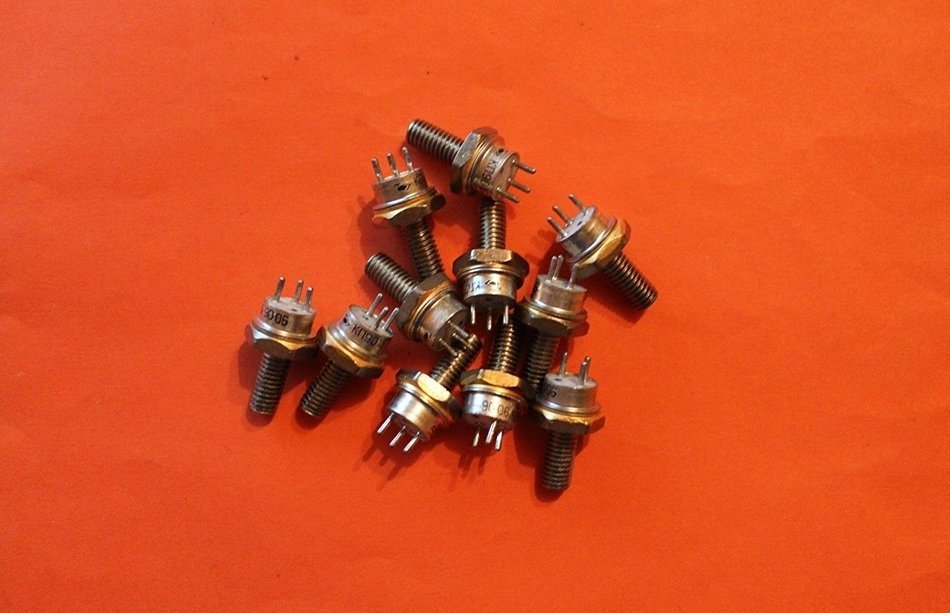 Transistors silicon KP901B analogue VN89AD USSR 5 pcs
