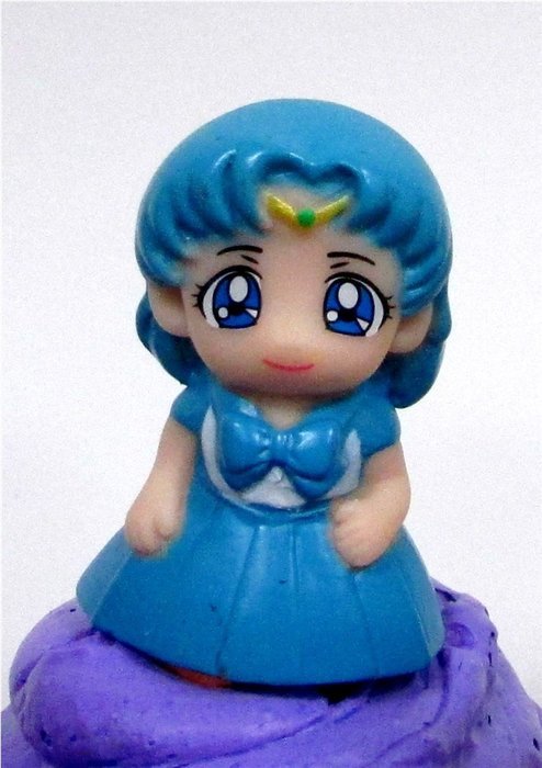 SAILOR MOON 8 Piece CUPCAKE Topper Set Featuring 6 Random Sailor Moon Figures and Decorative Themed Accessories... N3