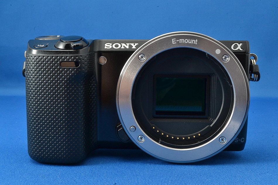 Sony Digital SLR Camera ? NEX-5RZoom Lens Kit Black NEX-5RL/B - International Version (No Warranty)