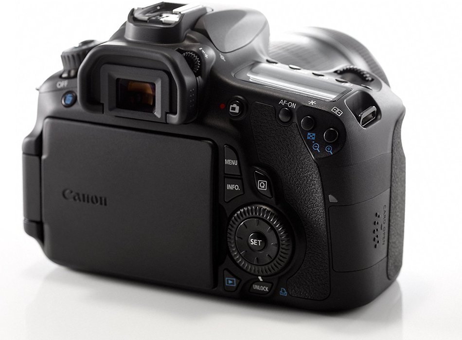 Canon EOS 60D 18 MP CMOS Digital SLR Camera with EF-S 18-200mm f/3.5-5.6 IS Lens (discontinued by manufacturer) N52