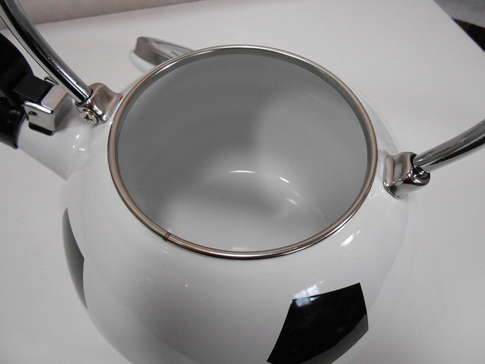 Novelty Soccer Ball Tea Kettle Enamel on Steel 2.5 Qts N2