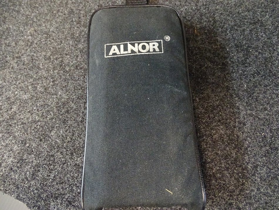 Alnor Model 530 Eco Series Handheld Micromanometer w/ bag and instructions N5