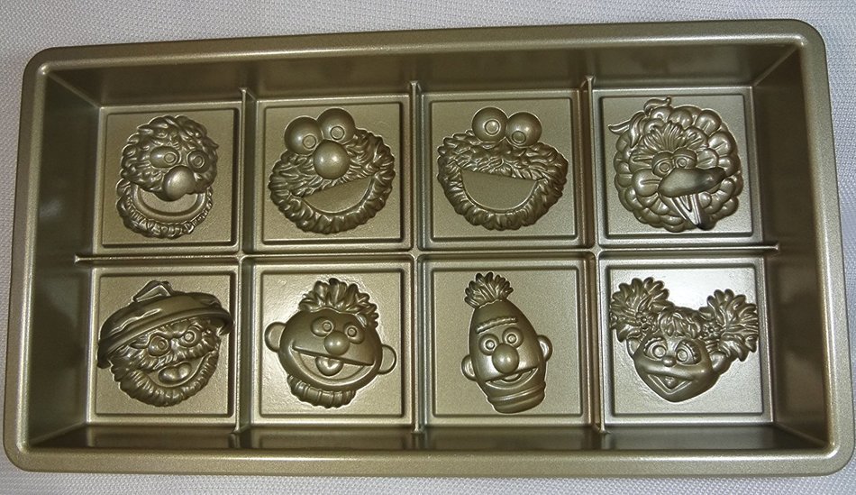 Williams-Sonoma 123 SESAME STREET PULL-APART Block Cake Pan with COOKIE MONSTER, GROVER, BIG BIRD, BERT, ERNIE... N2