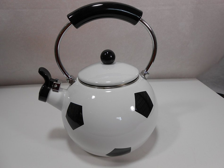Novelty Soccer Ball Tea Kettle Enamel on Steel 2.5 Qts N5