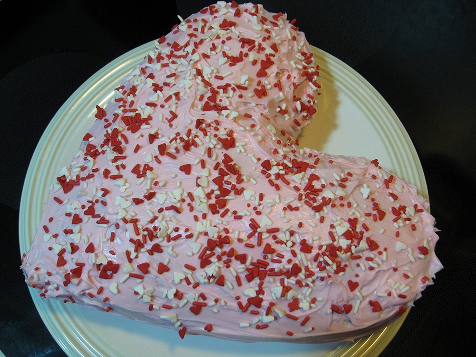Red Heart Cake Pan: cmsHome Premium Food Grade Silicone Non-Stick Non-Toxic Heart Pan 9 X 9.5 N3