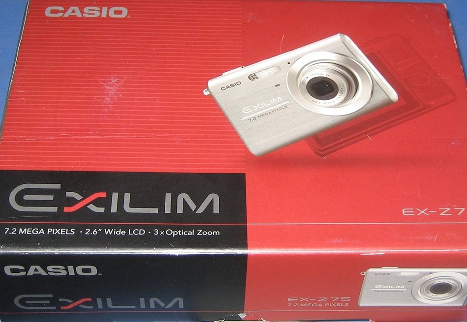 Casio EX-Z75 7.2 MP / 3x Optical Zoom / 2.6 Inch Wide LCD Digital Camera w/Anti Shake Technology (RED)