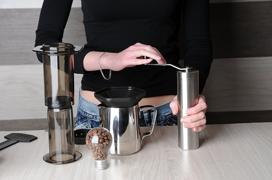 Gorfields Manual Coffee Grinder &ndash; Maker of Single Cup Brew &ndash; Adjustable Hand Crank, Conical Burr, Fine to Coarse...