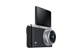 Samsung NX Mini 20.5MP CMOS Smart WiFi &amp; NFC Mirrorless Digital Camera with 9-27mm Lens and 3" Flip Up LCD Touch... N41