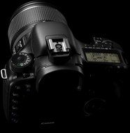 Canon EOS 7D 18 MP CMOS Digital SLR Camera with 28-135mm f/3.5-5.6 IS USM Lens (discontinued by manufacturer) N13
