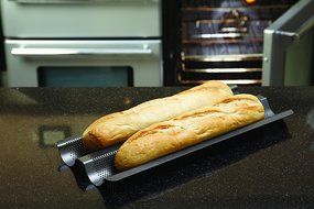 39 x 16 x 2.5cm Master Class Crusty Bake Non-stick Baguette Tray N2