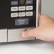 Westinghouse WCM11100W 1000 Watt Counter Top Microwave Oven, 1.1 Cubic Feet, White Cabinet N2